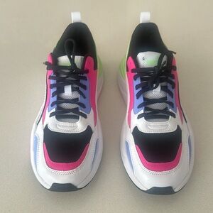 NWOT puma multicolor size 11 women’s sneakers.. comes with black shoelaces
